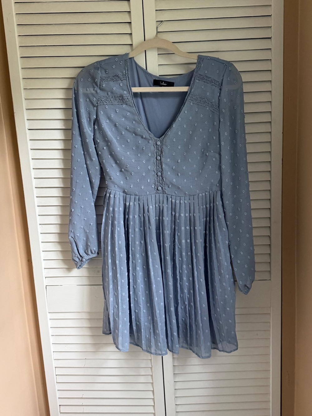 Lulu’s Light Blue Long Sleeve Pleated Mini Dress, size XS